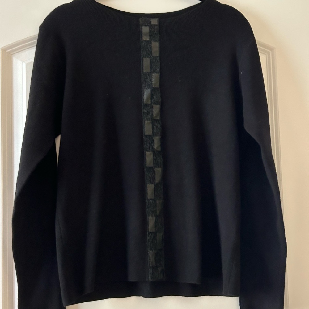 Sioni Women’s Black Crew Neck Sweater with Lace Detail
